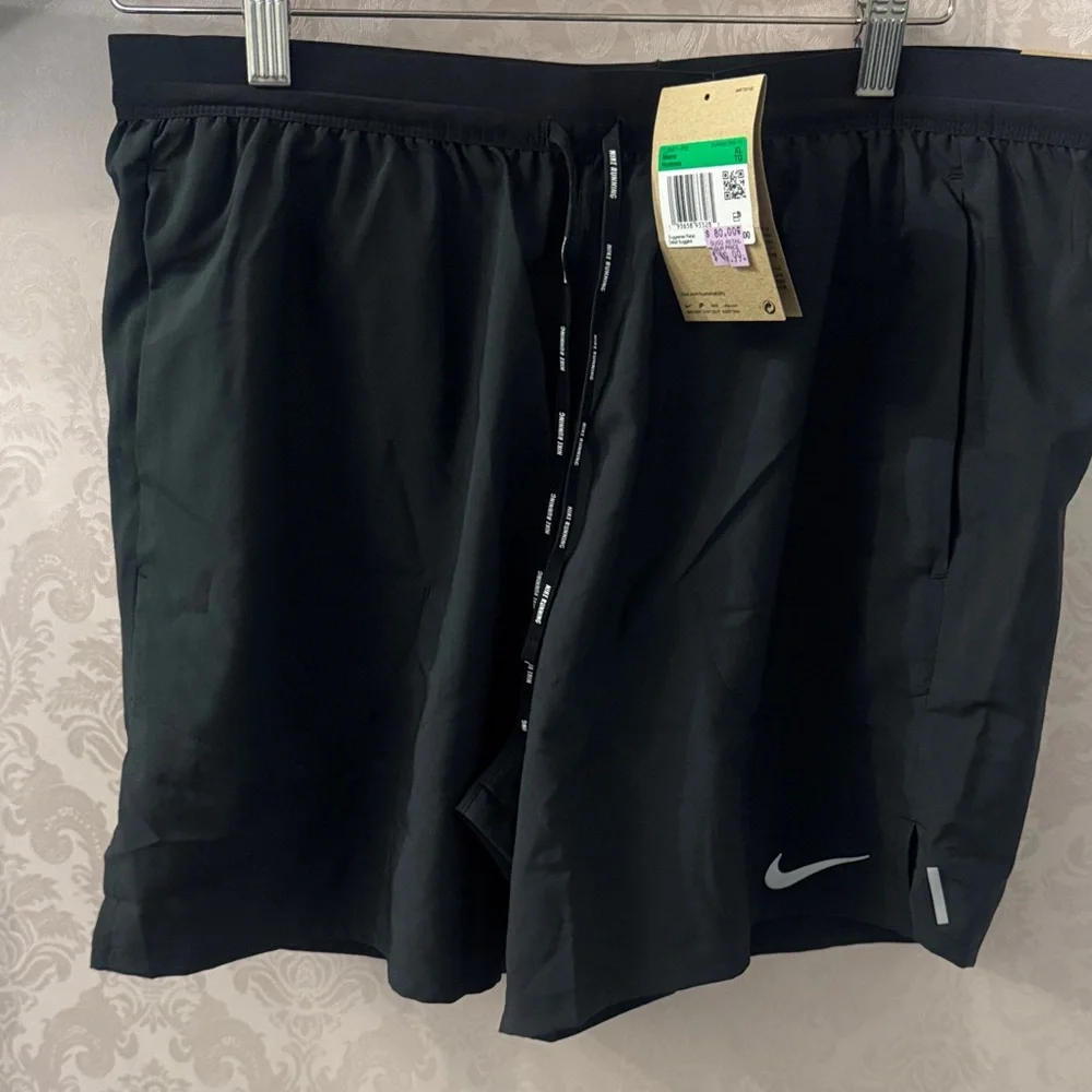 Nike Men's Black Athletic Shorts - Picture 1 of 6